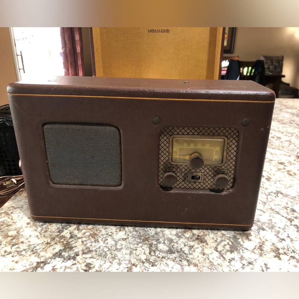 Ambassador Vintage Record Player/AM Radio - Picture 6 of 6